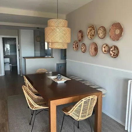 Apartment Of 100m2 With Sea Views *