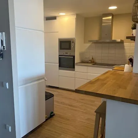 Apartment Of 100m2 With Sea Views *