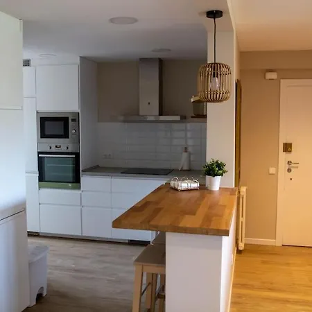 Of 100m2 With Sea Views Apartment *