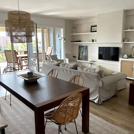 Of 100m2 With Sea Views Apartment *